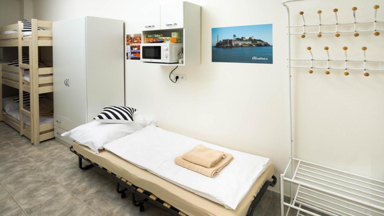 Prison Apartment - Get Locked Up In Centre Of Прага Екстериор снимка